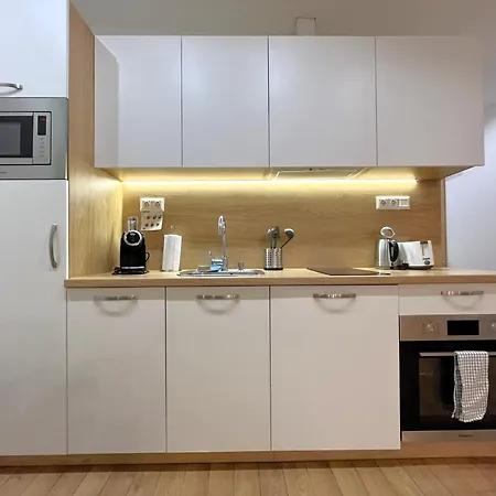 Prime At 92 Antim I Street 4* 소피아